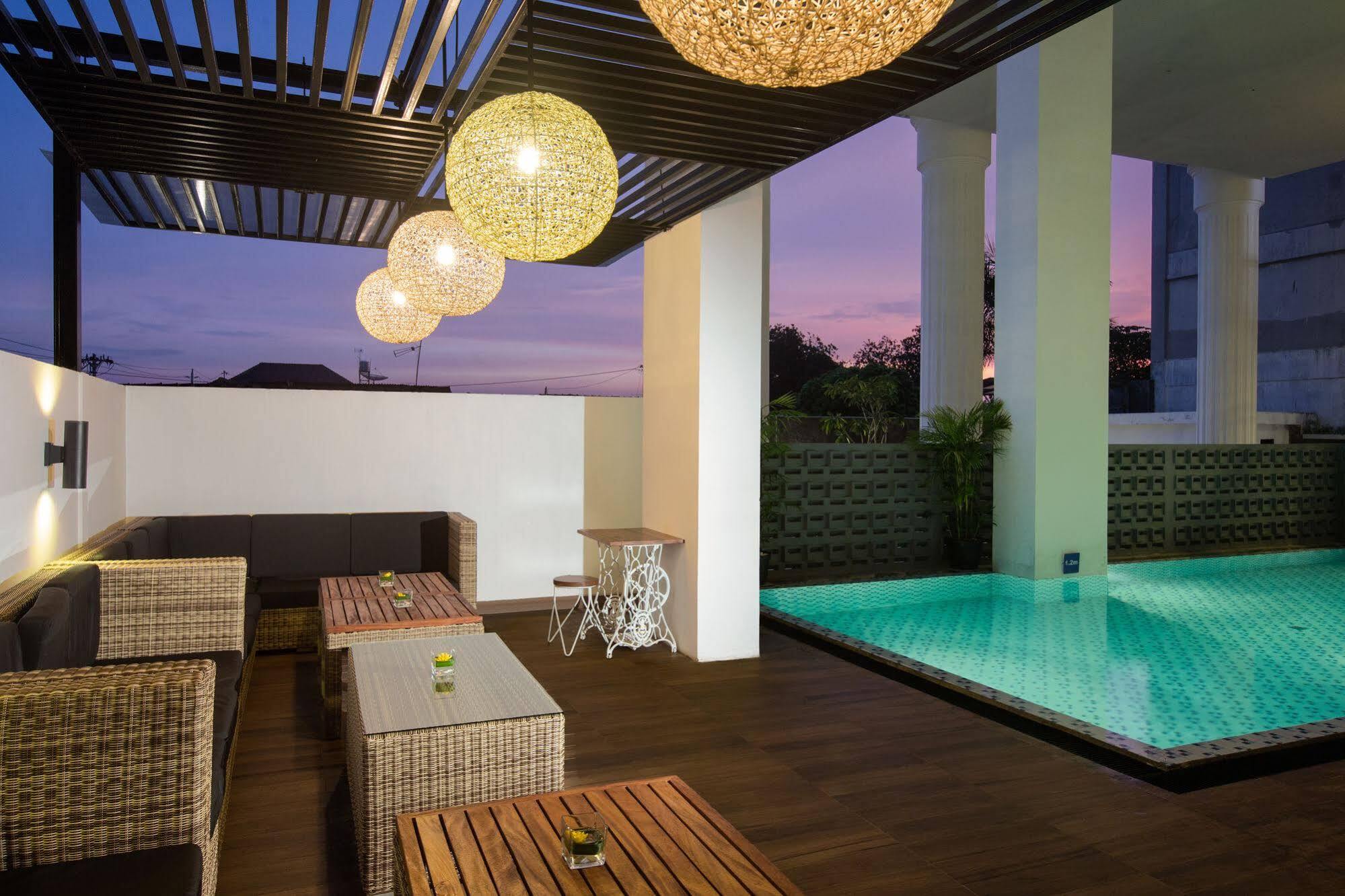 Khas Tugu Hotel Yogyakarta Exterior photo