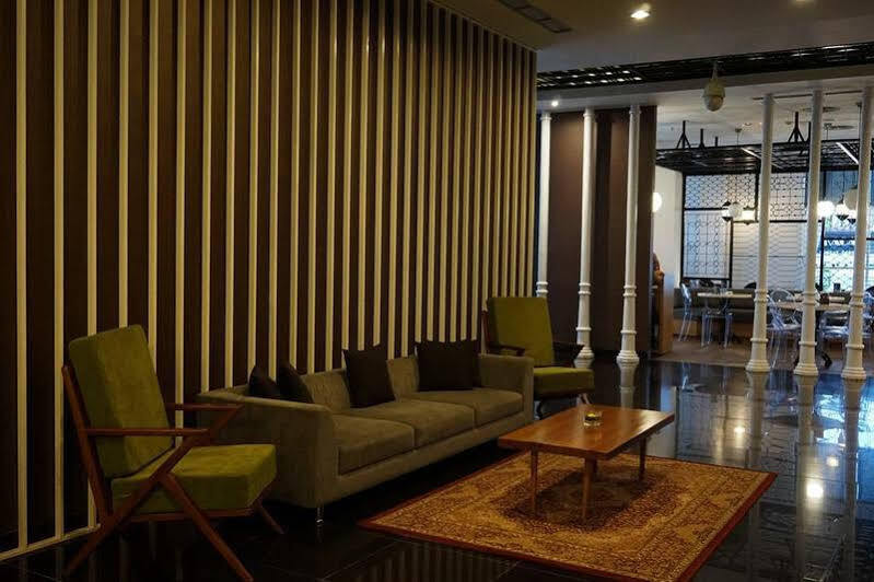Khas Tugu Hotel Yogyakarta Exterior photo